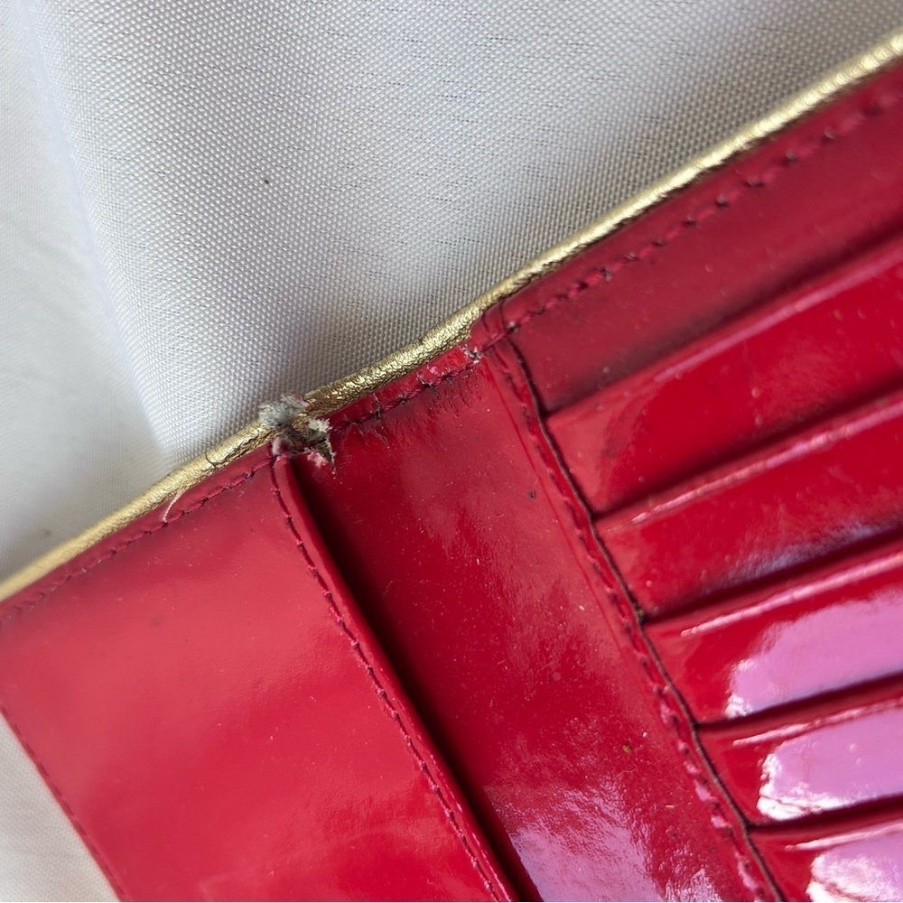 Dooney & Bourke patent continental Leather cluth with gold accents - Picture 3 of 6